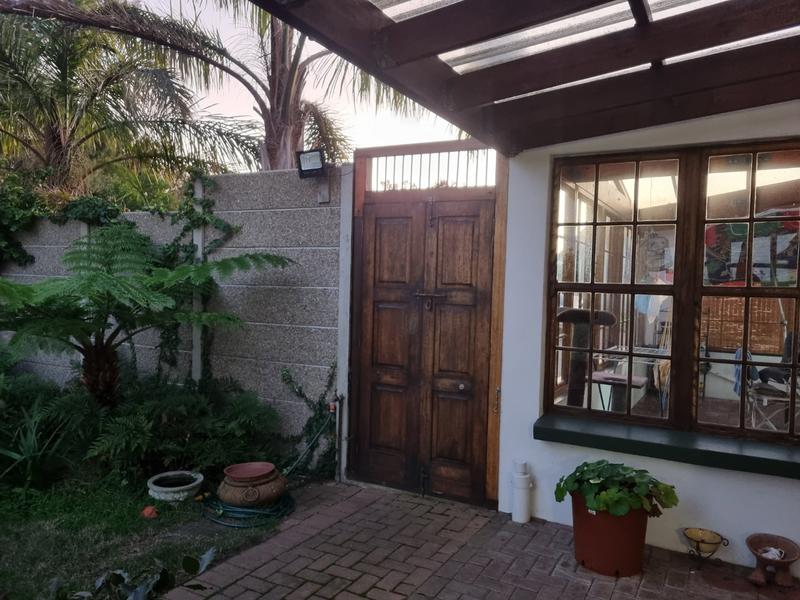 15 Bedroom Property for Sale in Aalwyndal Western Cape